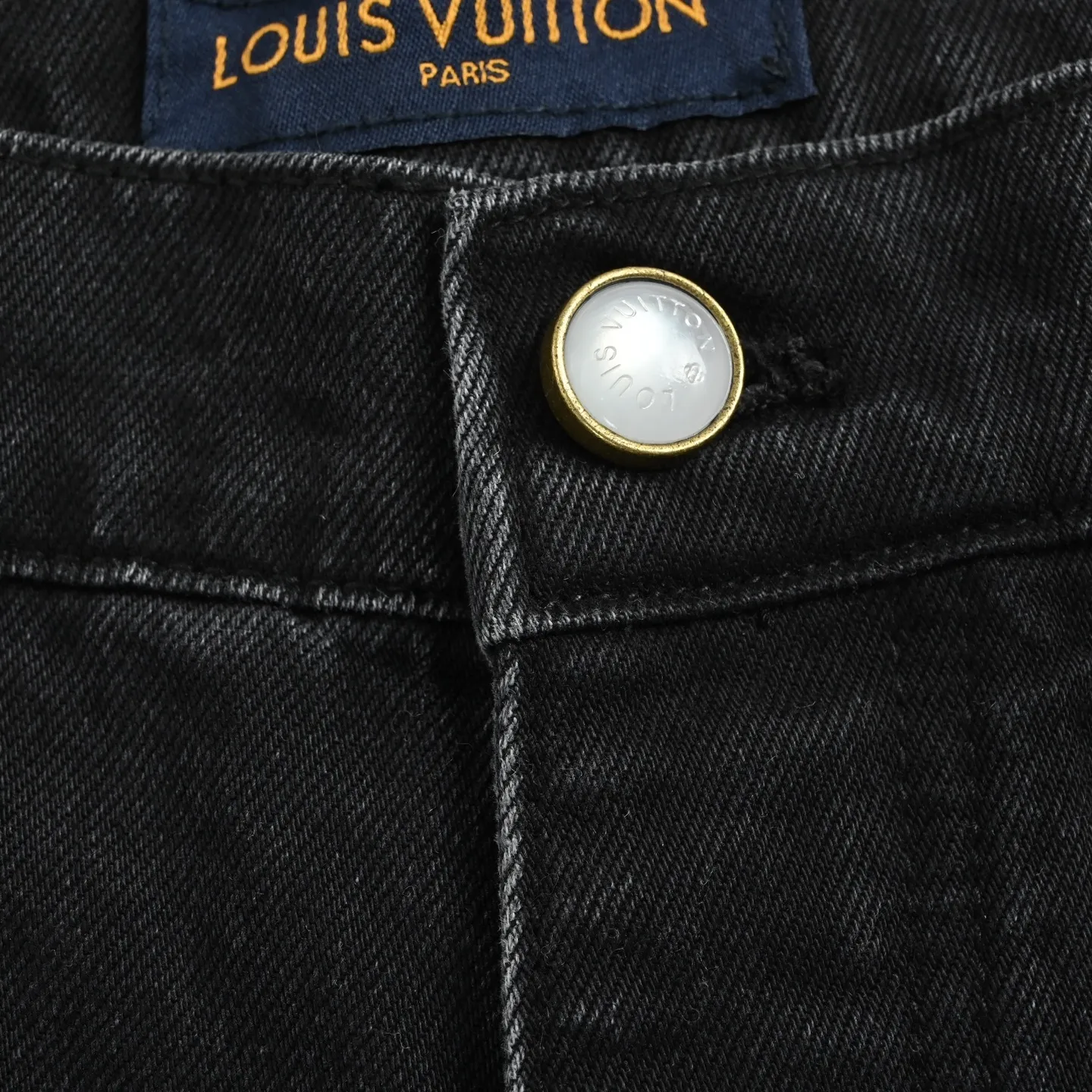 Louis Vuitton/ 25Fw logo